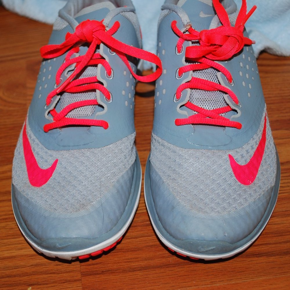 Slightly used Nike shoes